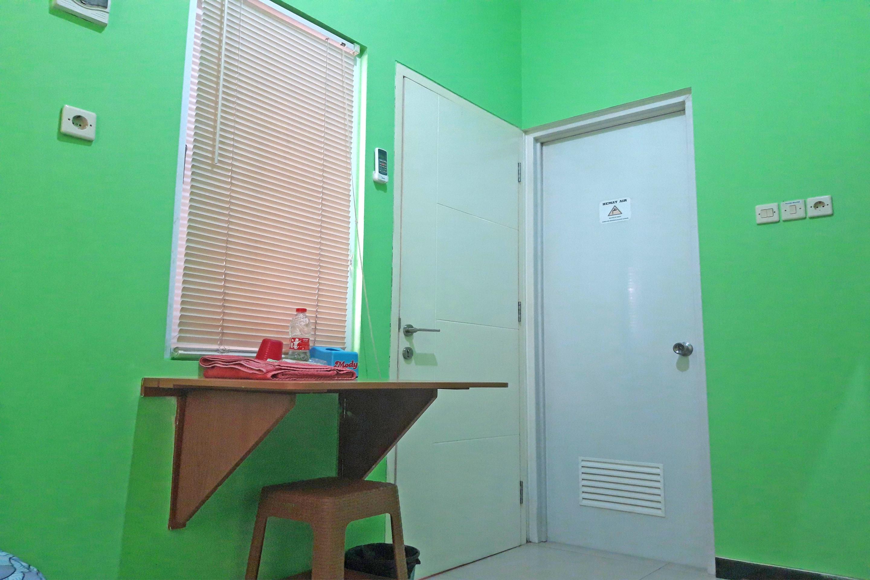 Oyo 1815 Gatsu Residence Semarang Exteriér fotografie